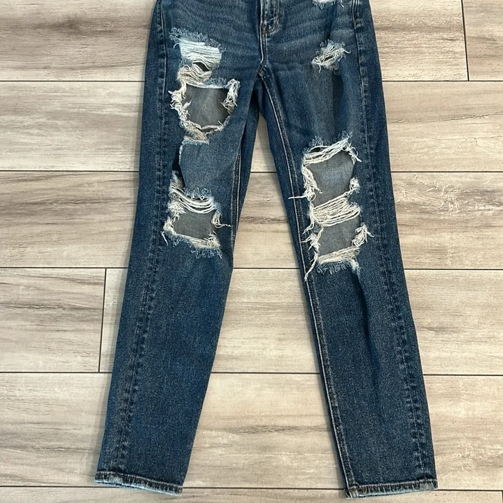 American Eagle MOM jeans size 00 distressed